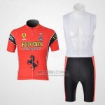 2010 Fietskleding Ferrari Zwart en Rood Korte Mouwen en Koersbroek